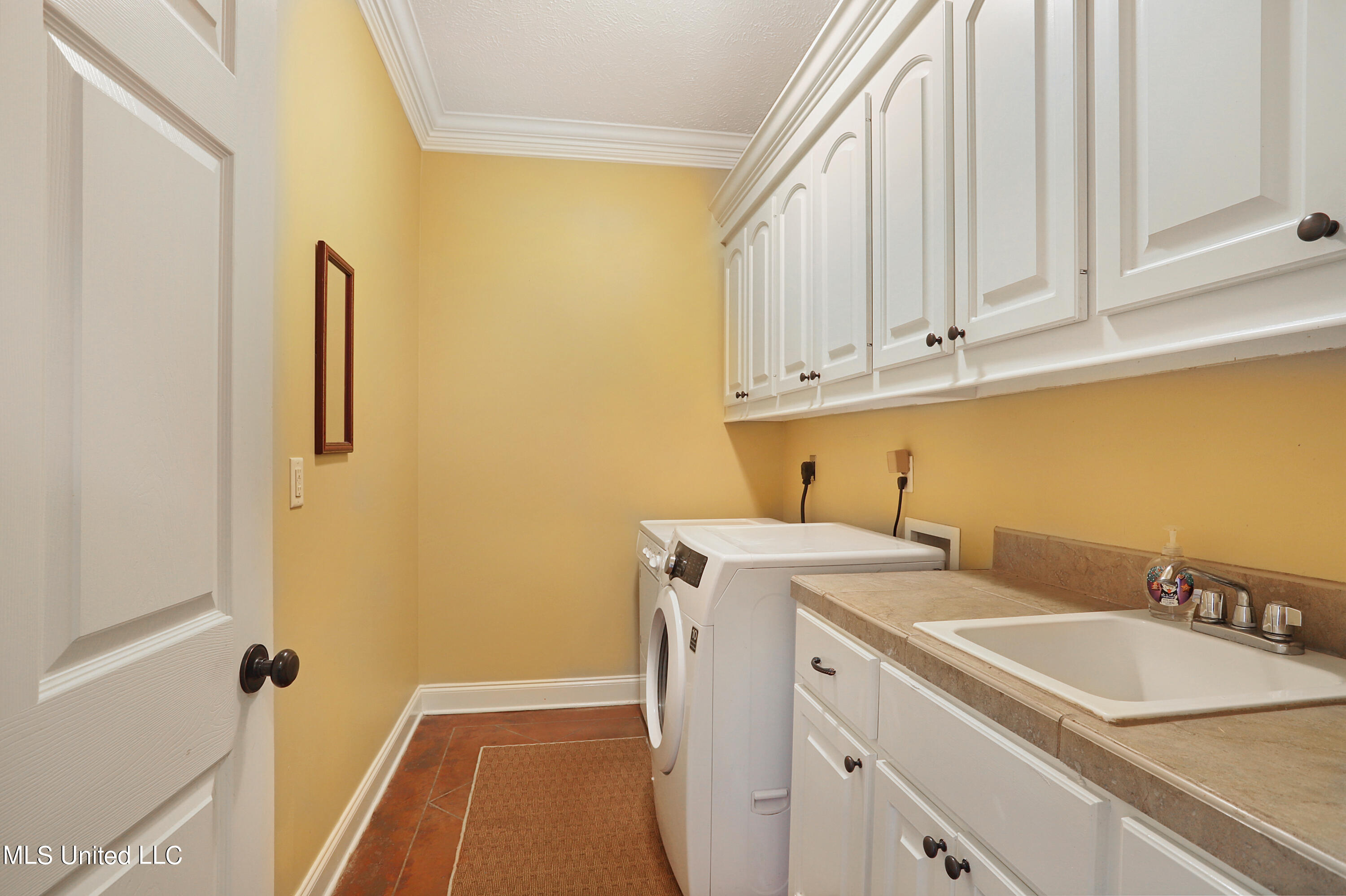 565 Turtle Lane Brandon, MS 39047 - Photo 5 of 13 IMG_4754