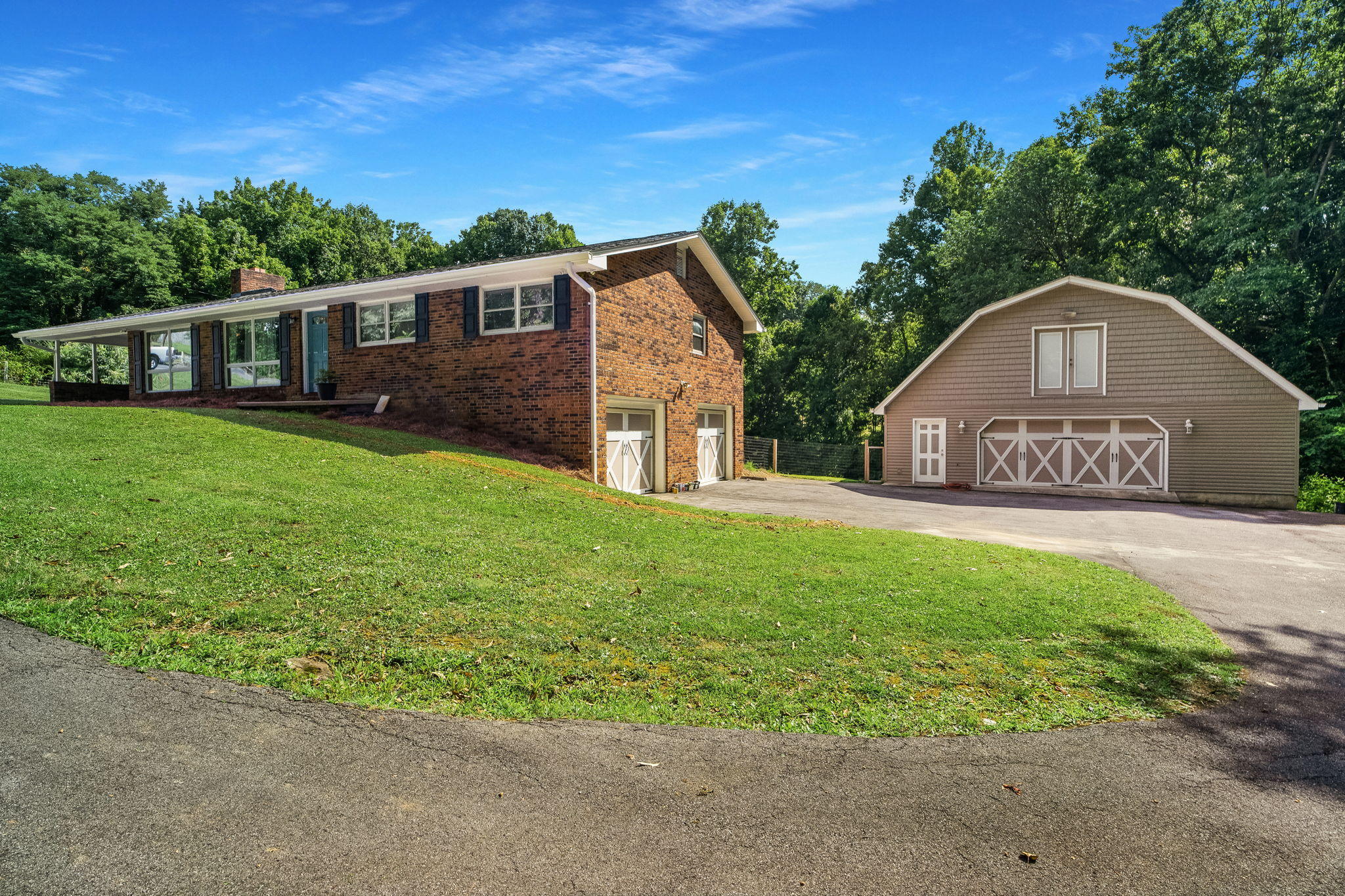337 Gibbs Road Kingsport, TN 37660 - Photo 2 of 34 2-web-or-mls-DSC00705-Edit