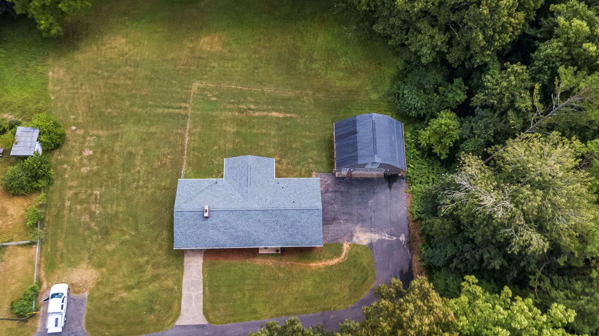 337 Gibbs Road Kingsport, TN 37660 - Photo 5 of 34 5-web-or-mls-DJI_0033-Edit