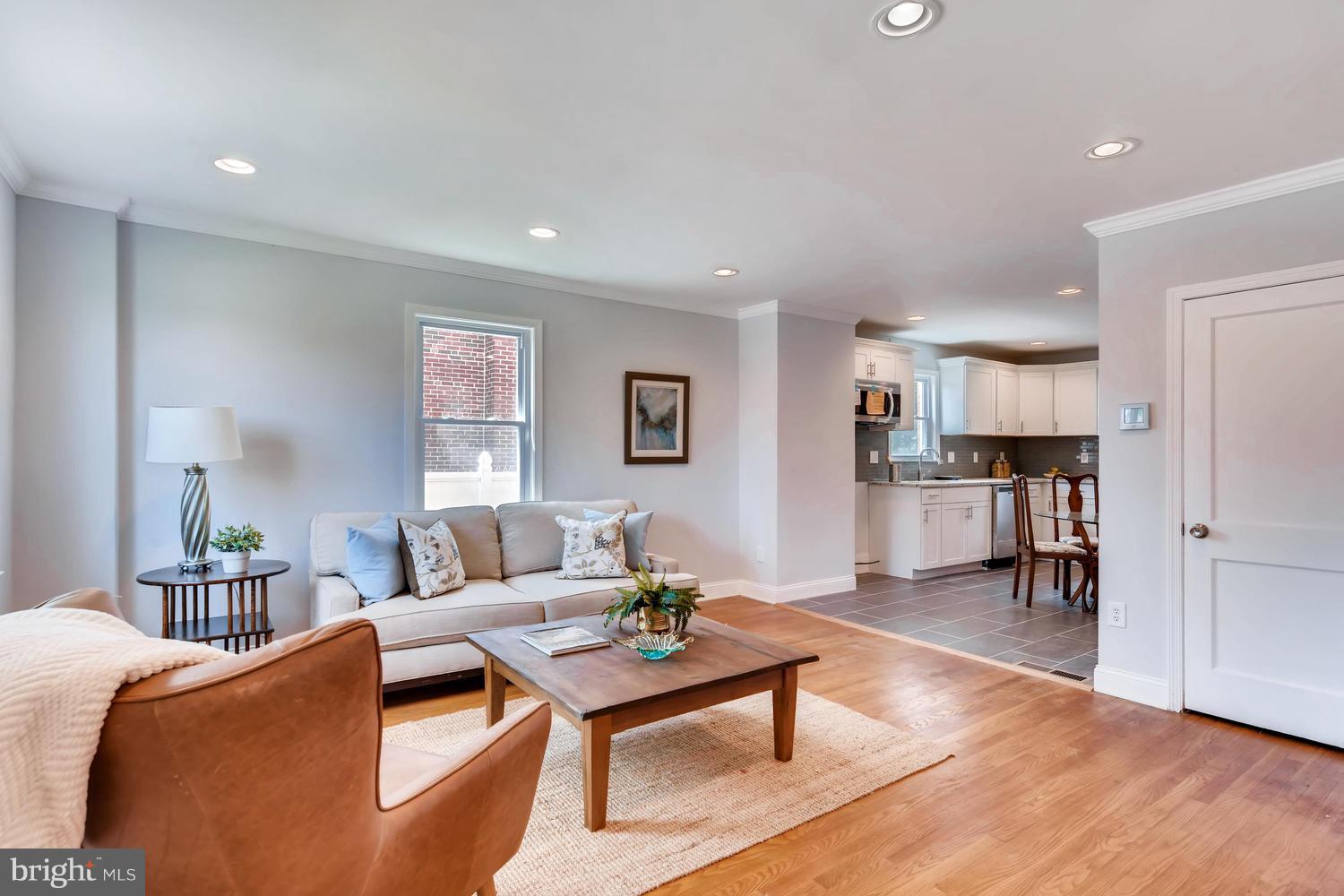 2215 Firethorn Road Baltimore, MD 21220 - Photo 6 of 23 Living Room