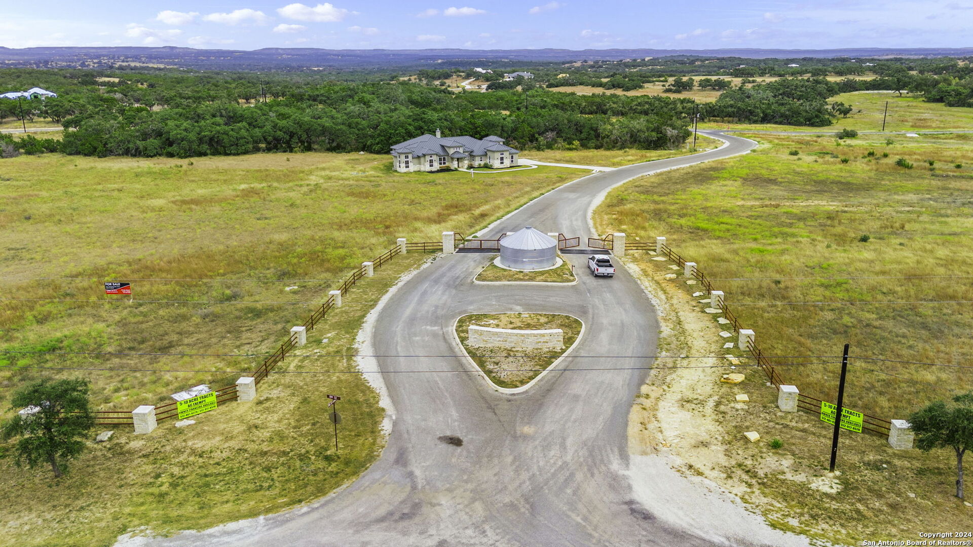 701 Windmill Ridge Blanco, TX 78606 - Photo 11 of 18