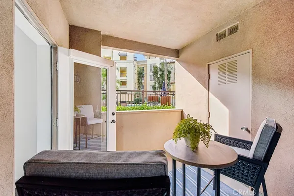 $550,000 | 24585 Town Center Drive, Unit 4103, Valencia, CA 91355