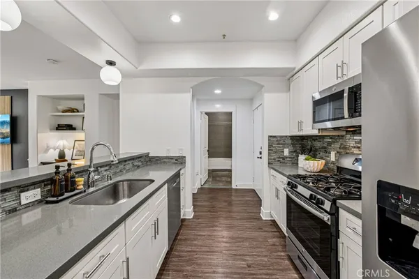 $550,000 | 24585 Town Center Drive, Unit 4103, Valencia, CA 91355
