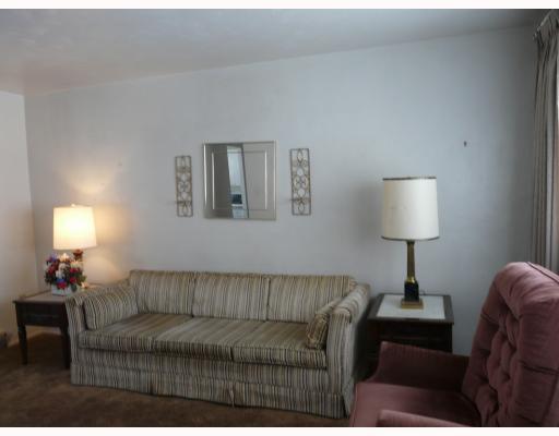 734 Lindsay Road Carnegie, PA 15106 - Photo 2 of 8 Living Room.