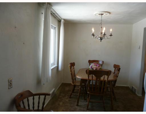 734 Lindsay Road Carnegie, PA 15106 - Photo 6 of 8 Dining Room.