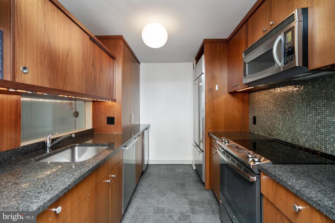 224 West Rittenhouse Square, Unit 2801 Philadelphia, PA 19103 - Photo 10 of 32 Gallery Image 10