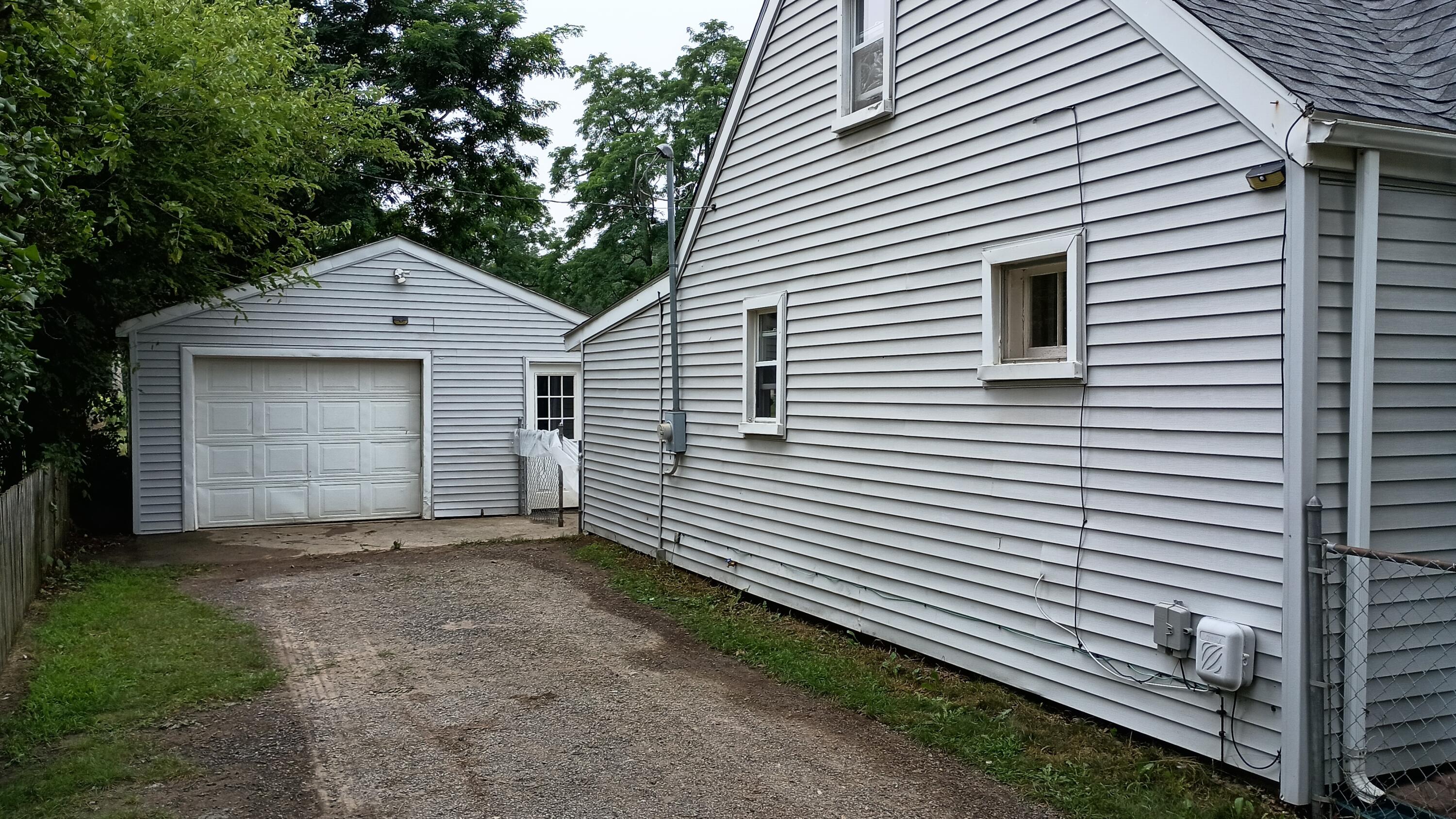 39495 Willis Road Belleville, MI 48111 - Photo 59 of 107 left side elevation (4)