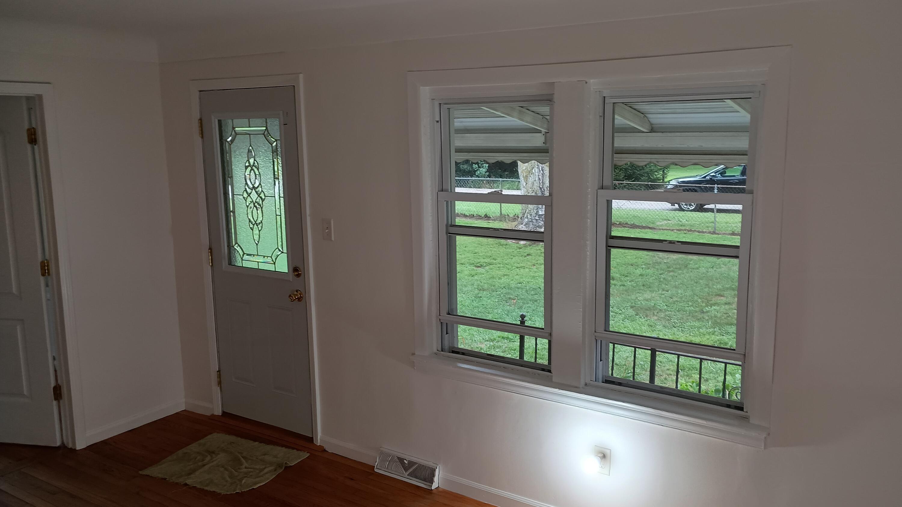 39495 Willis Road Belleville, MI 48111 - Photo 65 of 107 Living room (6)