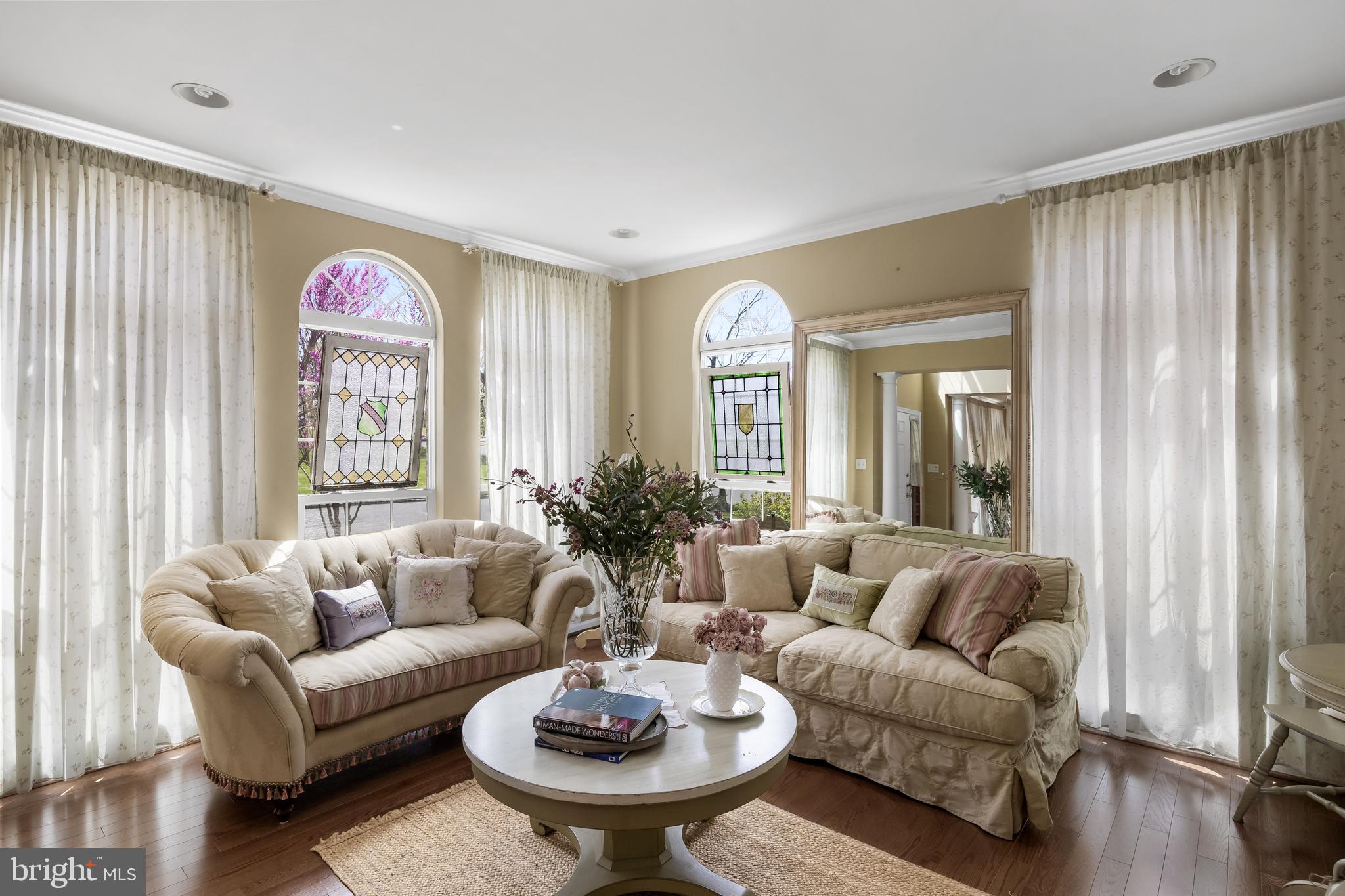 23 Mullen Drive Sicklerville, NJ 08081 - Photo 9 of 73 a living room with furniture and wooden floor