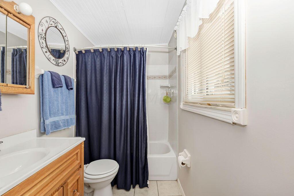 8581 Canyon Cove Road Galloway, OH 43119 - Photo 31 of 45 25-Bathroom
