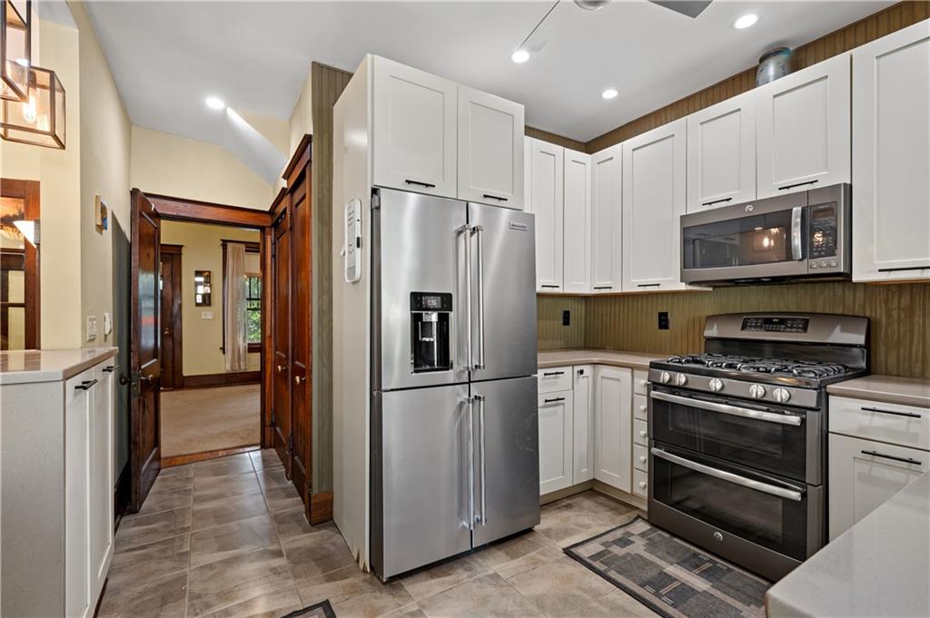 137 Elmore Road Pittsburgh, PA 15221 - Photo 10 of 33 Gallery Image 10