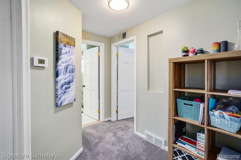 21127 Inkster Road Farmington Hills, MI 48336 - Photo 17 of 24