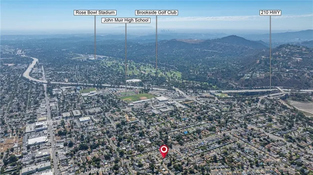 a view of a dry yard