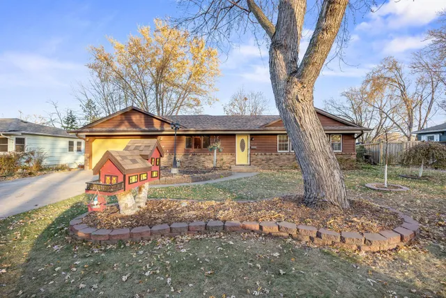 $350,000 | 5230 Pennsylvania Avenue North, New Hope, MN 55428