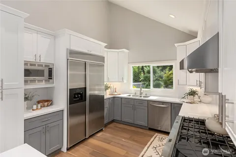 $1,300,000 | 11785 Penny Place Northeast, Bainbridge Island, WA 98110