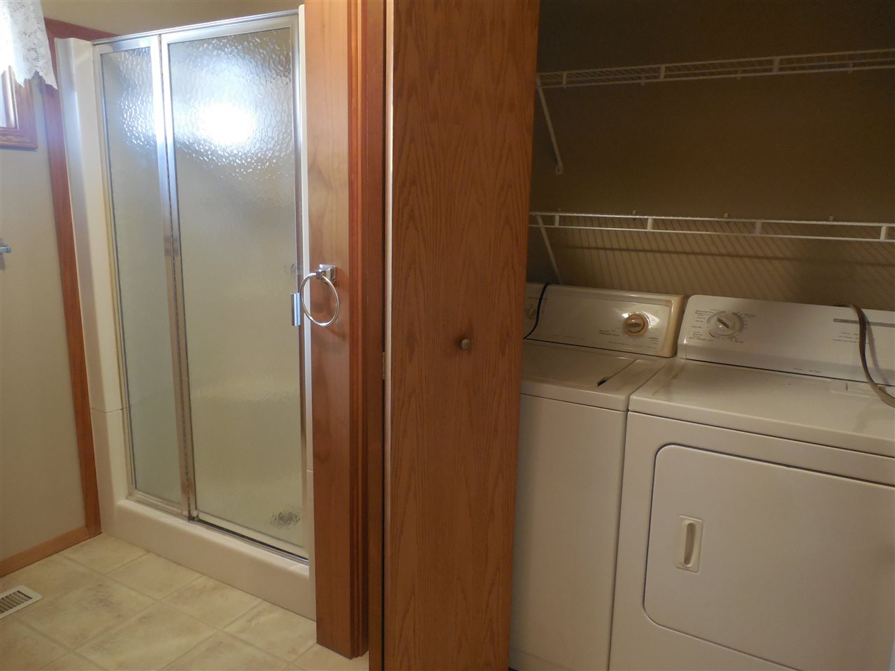 11506 South Shepherd Road Shepherd, MI 48883 - Photo 12 of 25 1853111-11.JPG