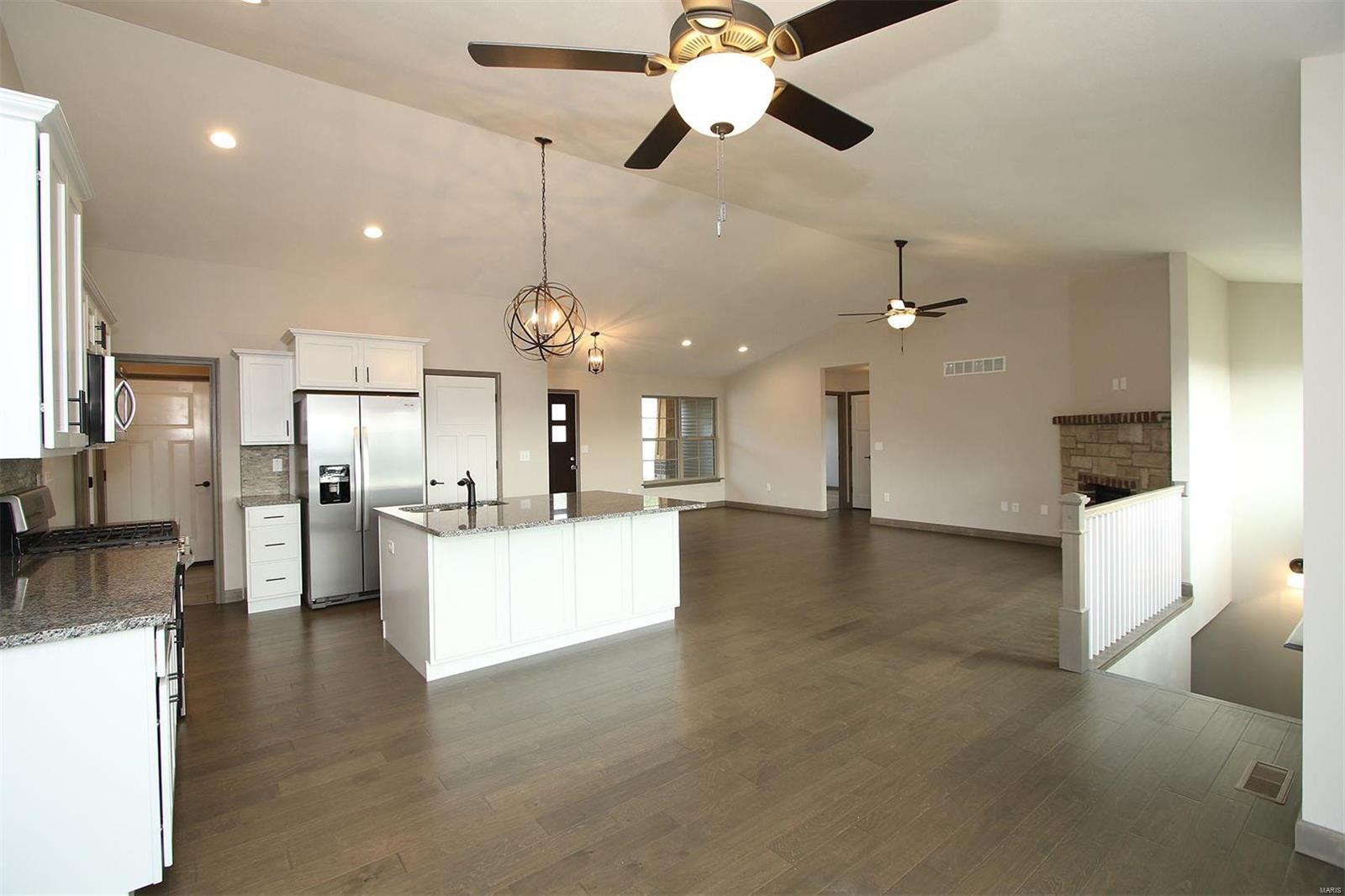 424 Briar Creek Road Troy, IL 62294 - Photo 11 of 47 Gallery Image 11