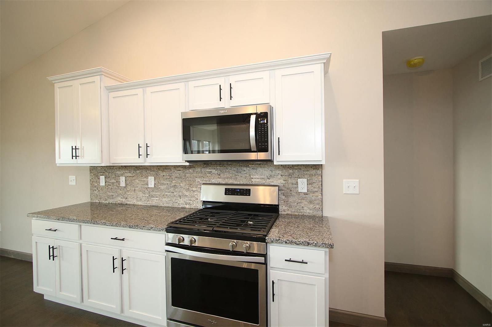 424 Briar Creek Road Troy, IL 62294 - Photo 14 of 47 Gallery Image 14