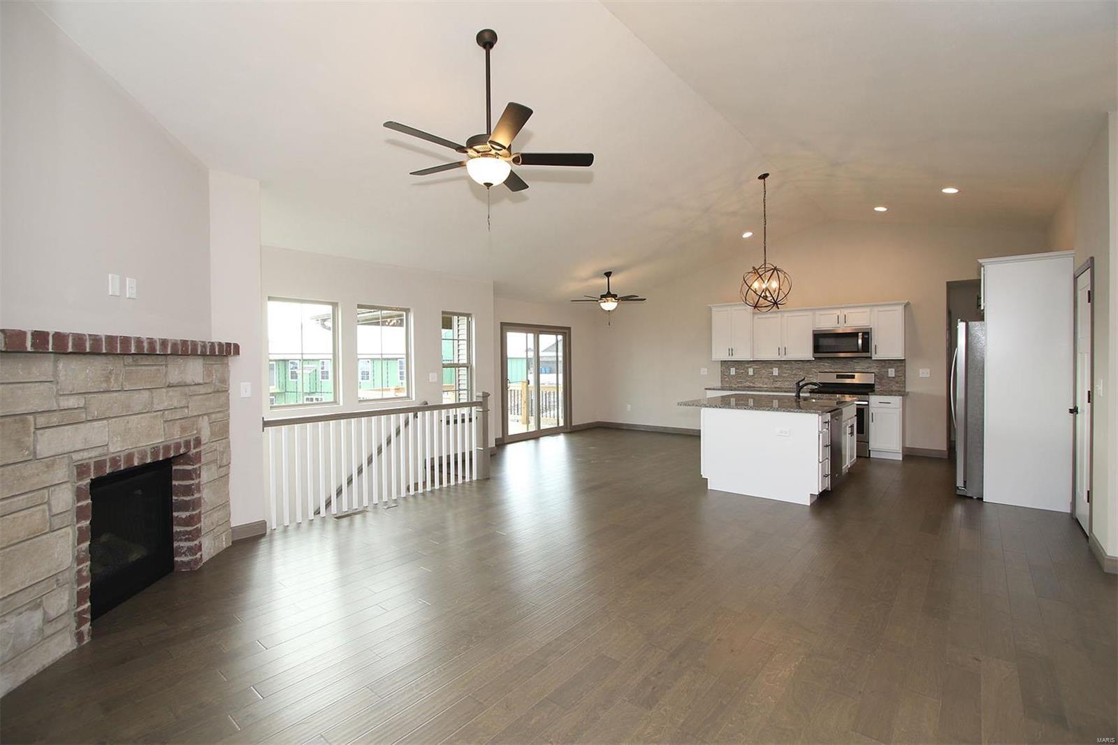 424 Briar Creek Road Troy, IL 62294 - Photo 9 of 47 Gallery Image 9