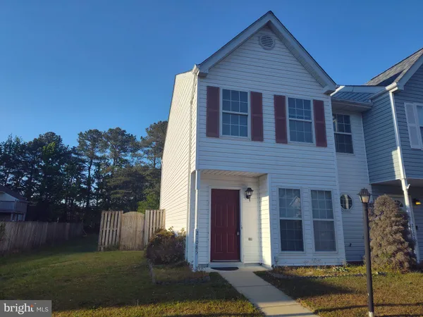 $2,100 | 21085 Jenna Court, Lexington Park, MD 20653