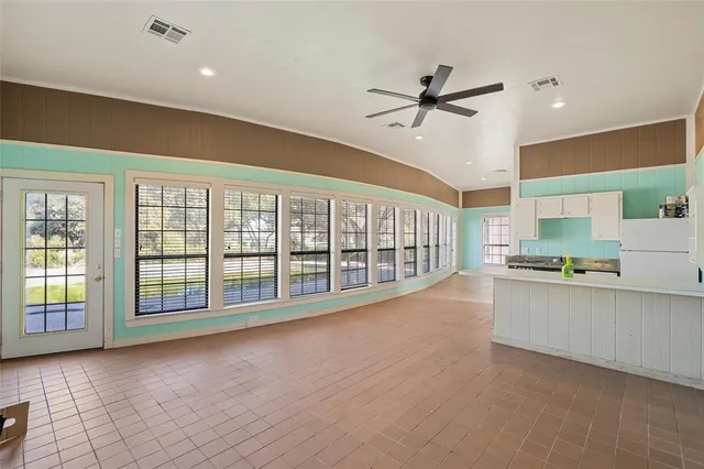 $499,900 | 544 Lusk Creek Road, Eddy, TX 76524