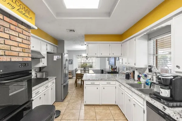 $300,000 | 2718 Lufkin Lane, Deer Park, TX 77536