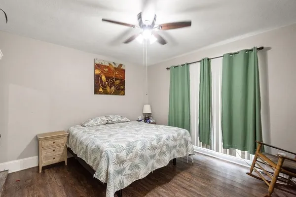 $300,000 | 2718 Lufkin Lane, Deer Park, TX 77536