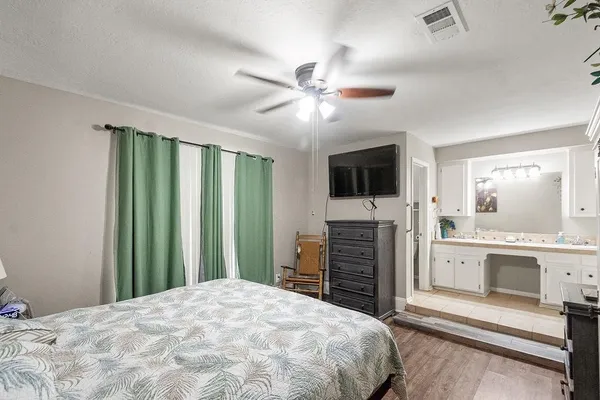 $300,000 | 2718 Lufkin Lane, Deer Park, TX 77536