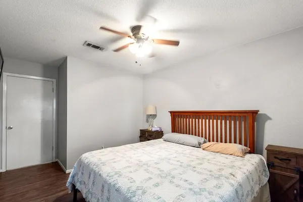 $300,000 | 2718 Lufkin Lane, Deer Park, TX 77536