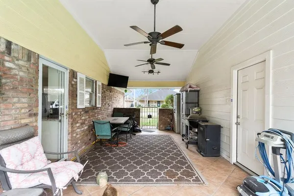 $300,000 | 2718 Lufkin Lane, Deer Park, TX 77536