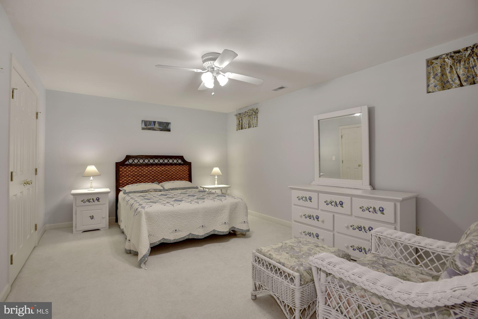 20563 Quarterpath Trace Circle Sterling, VA 20165 - Photo 32 of 41