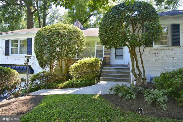 9620 Old Spring Road Kensington, MD 20895 - Photo 2 of 22 Exterior (Front)