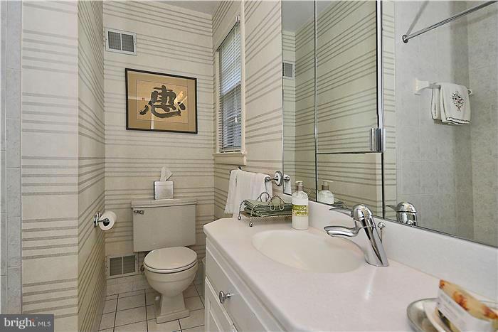 9620 Old Spring Road Kensington, MD 20895 - Photo 17 of 22 Bath