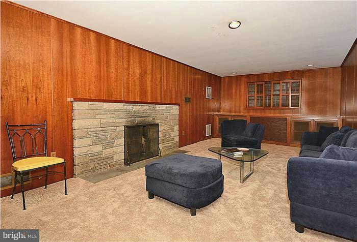 9620 Old Spring Road Kensington, MD 20895 - Photo 18 of 22 Family Room