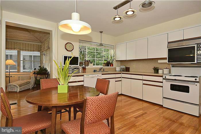 9620 Old Spring Road Kensington, MD 20895 - Photo 7 of 22 Kitchen