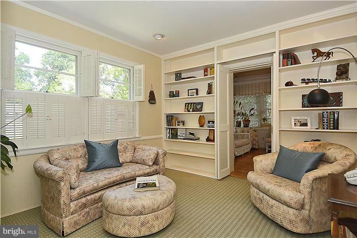 9620 Old Spring Road Kensington, MD 20895 - Photo 10 of 22 Library