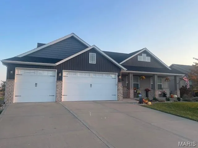 $420,000 | 317 McClelland Drive, Troy, IL 62294
