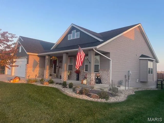 $420,000 | 317 McClelland Drive, Troy, IL 62294