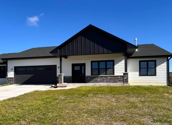 $449,900 | 2616 Cumberland Drive, Janesville, WI 53546
