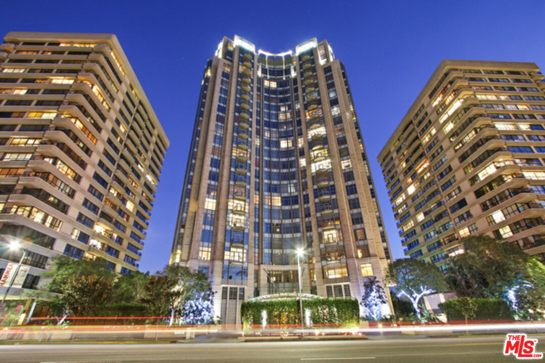 10776 Wilshire Boulevard, Unit 1801 Los Angeles, CA 90024 - Photo 15 of 15 front view of a building