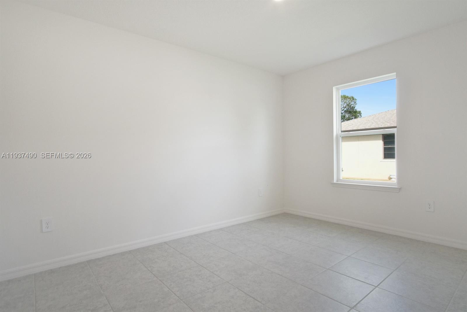 811 Southeast Seahouse Drive Port St. Lucie, FL 34983 - Photo 11 of 24 Gallery Image 11