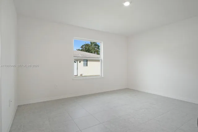 $430,000 | 811 Southeast Seahouse Drive, Port St. Lucie, FL 34983