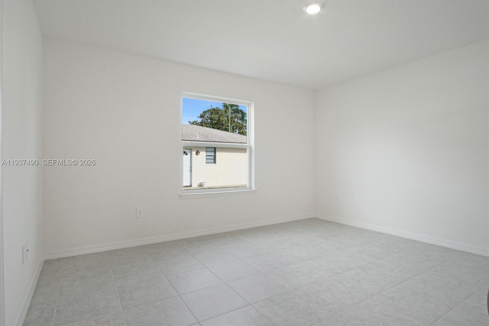 811 Southeast Seahouse Drive Port St. Lucie, FL 34983 - Photo 13 of 24 Gallery Image 13