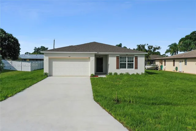 $430,000 | 811 Southeast Seahouse Drive, Port St. Lucie, FL 34983