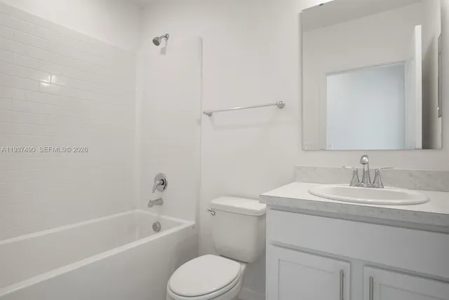 $430,000 | 811 Southeast Seahouse Drive, Port St. Lucie, FL 34983