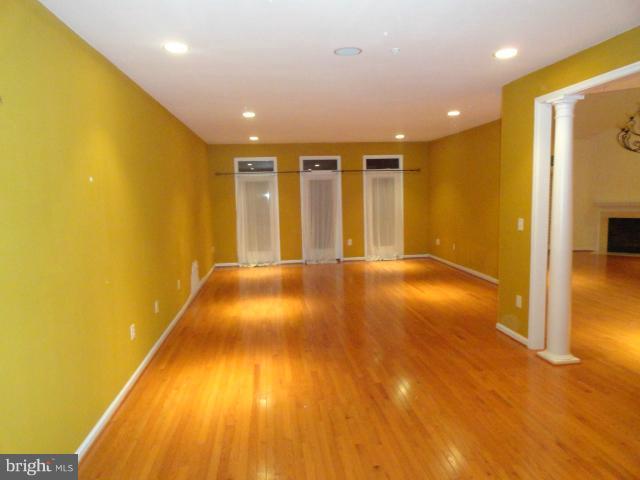 3130 Courtside Road Bowie, MD 20721 - Photo 2 of 29 Living Room 2