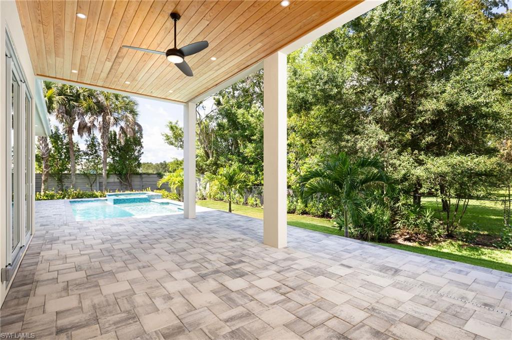 2854 Coach House Way Naples, FL 34105 - Photo 12 of 36