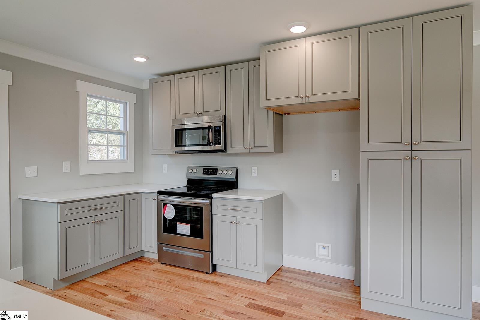 6 Collinson Road Greenville, SC 29605 - Photo 5 of 26 Gallery Image 5