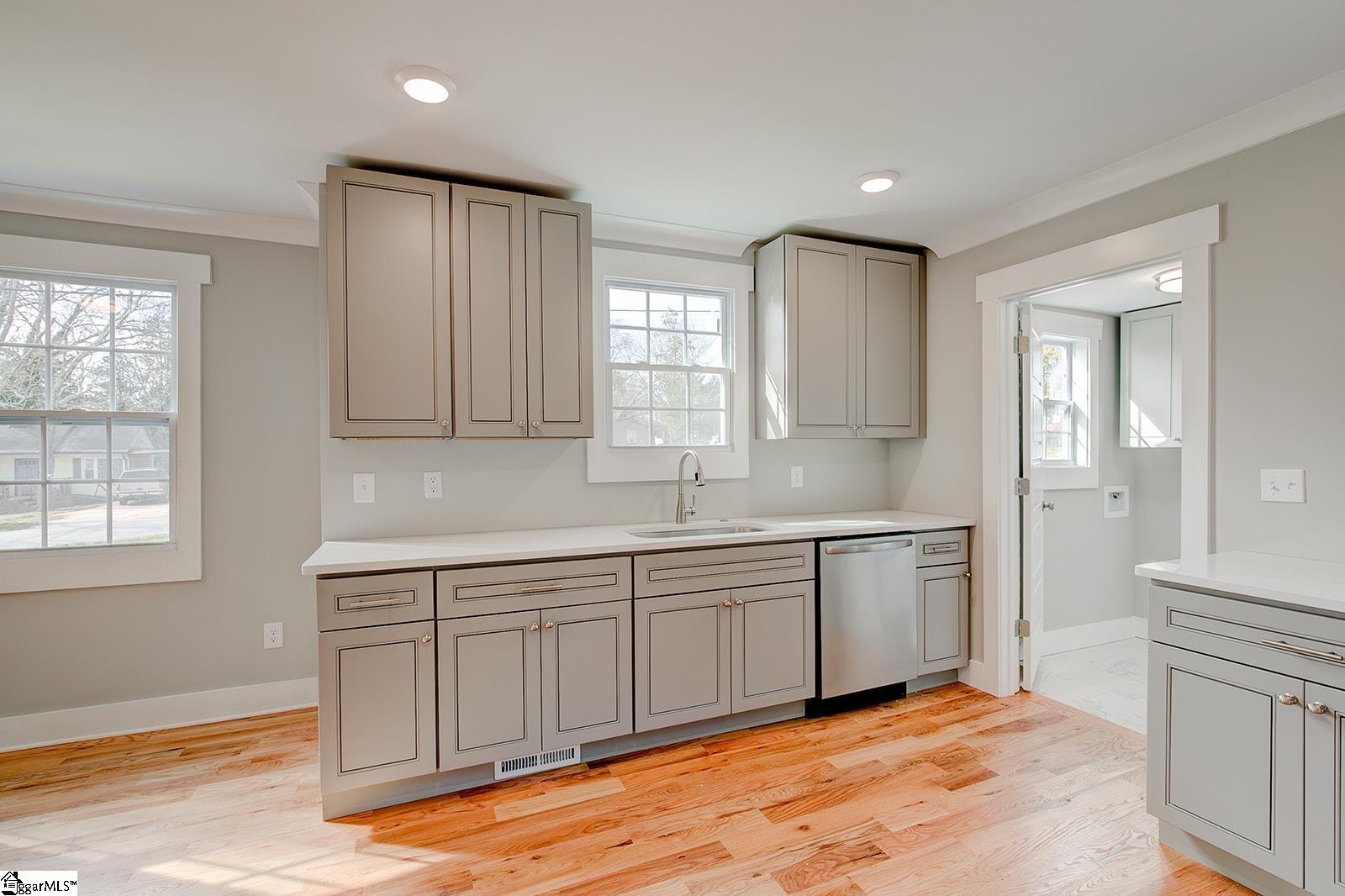 6 Collinson Road Greenville, SC 29605 - Photo 6 of 26 Gallery Image 6