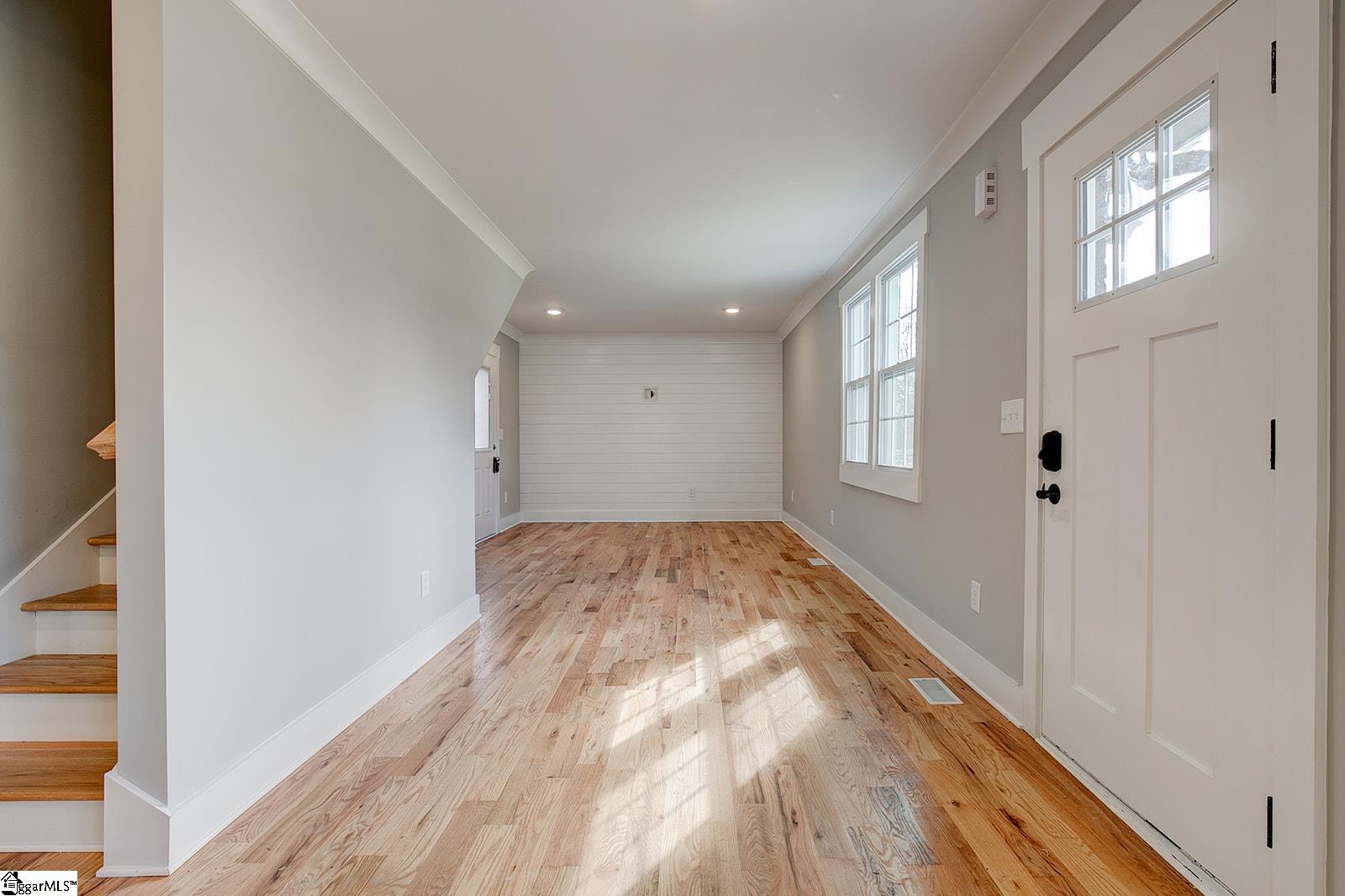 6 Collinson Road Greenville, SC 29605 - Photo 8 of 26 Gallery Image 8